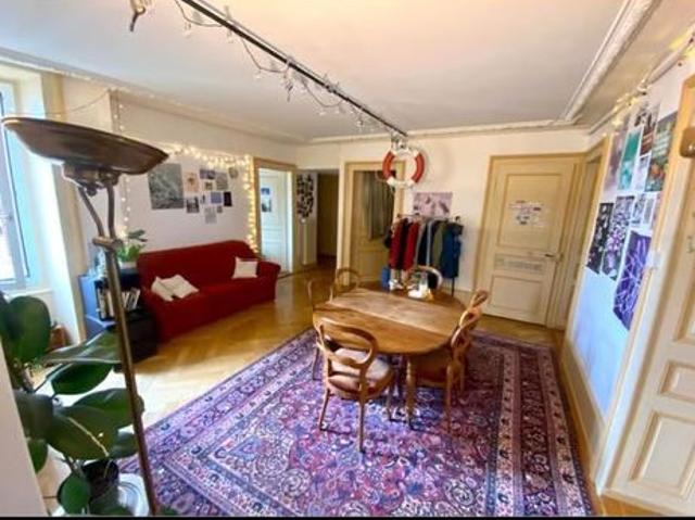 150 m²