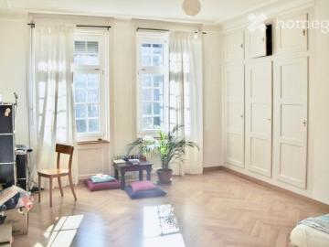 150 m²