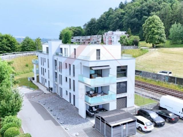 150 m² Bruttowohnfläche | Helle 4.5 Zimmer Wohnung mit 2 Balkonen und Lift