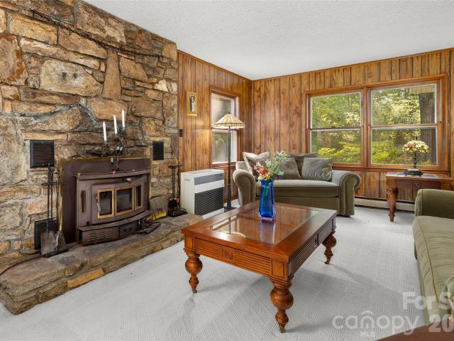 150 Mountain Laurel Lane