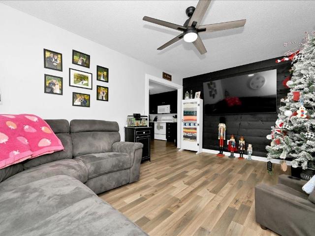 150 Meadow Dr