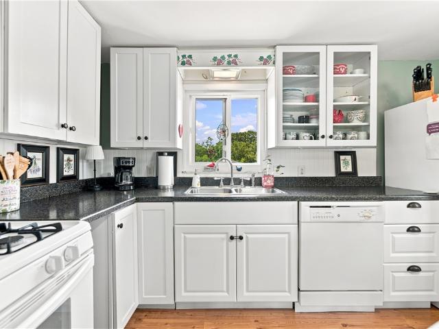 150 Melzina St