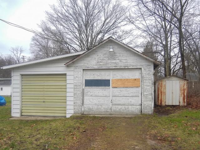 150 N Kingsbury Avenue