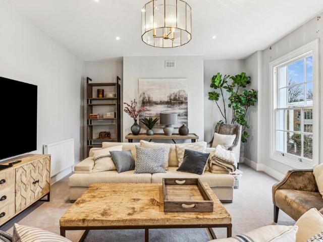 150 Southgate Road, De Beauvoir Town, London, N1 3HX, United Kingdom | 5 bed townhouse for rent #119532122 | Rentberry