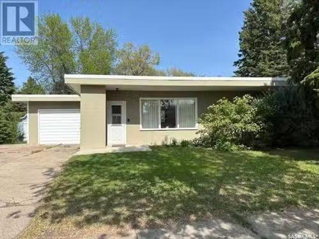 150 Shevchenko Crescent, Canora, SK, S0A 0L0 house for sale.