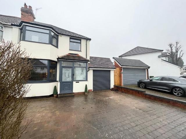 150 Stanway Road, Sharmans Cross, B90 3JH, United Kingdom | 3 bed duplex for rent #117173568 | Rentberry