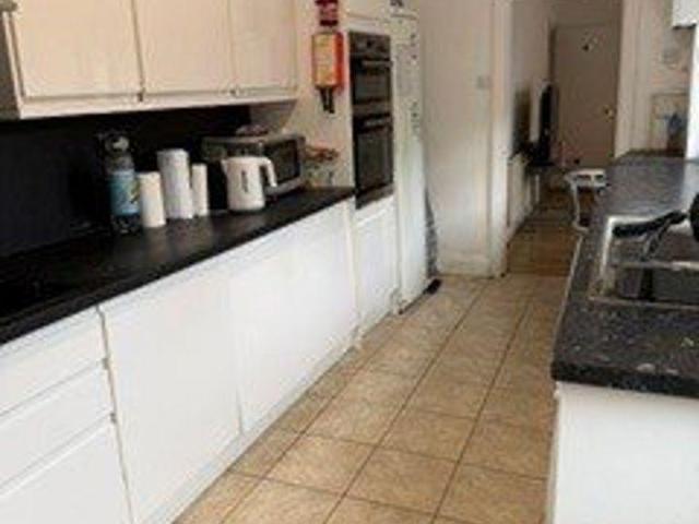 150 Raddlebarn Road, B29 6HQ 5 bed house to rent £2,383 pcm £550 pw