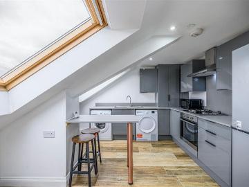 £150pppw Eslington Terrace. 3 bed flat to rent £1,950 pcm £450 pw