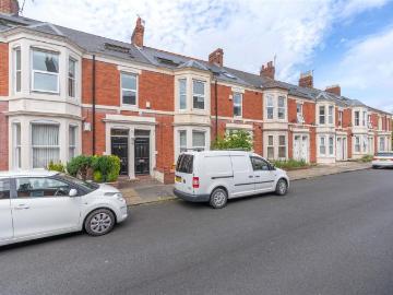 £130pppw Holmwood Grove, Jesmond, NE2 6 bed maisonette to rent £3,380 pcm £780 pw