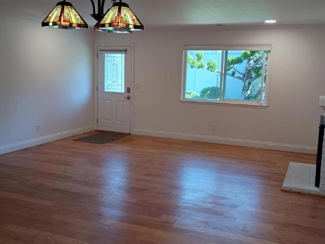 1514 Dolphin Drive