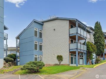 1514 th Ave S, Unit 313, Tukwila, WA 98188 | MLS #2471