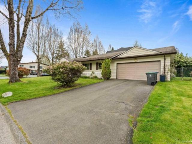1515 Avenue, Surrey, BC, V3R 7C7 house for sale | Listing ID R3171 | Royal LePage