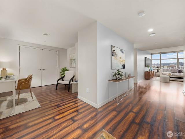 1515 Dock Street # 823