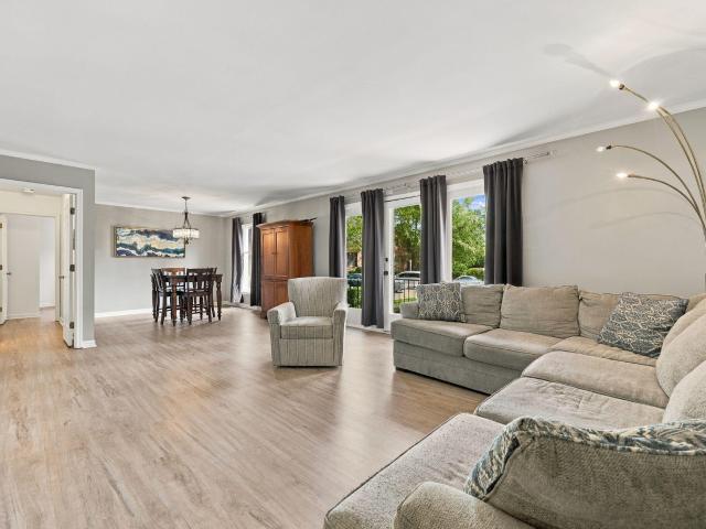1515 E Franklin Street 12