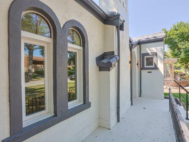 1515 Kenova Avenue