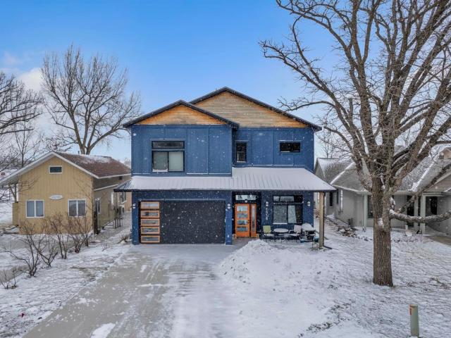 1516 Lakeside Avenue