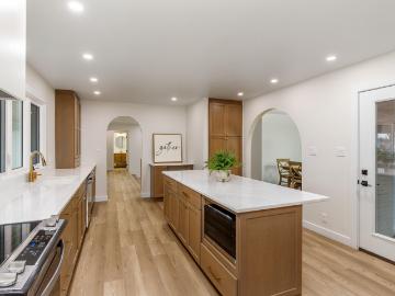 1516 Timberlane