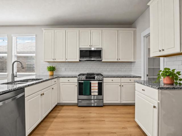 1516 William Bee Dr