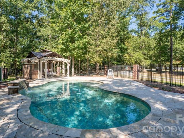 1517 Helms Short Cut Road