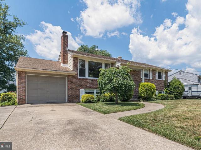 1517 Hillside Drive