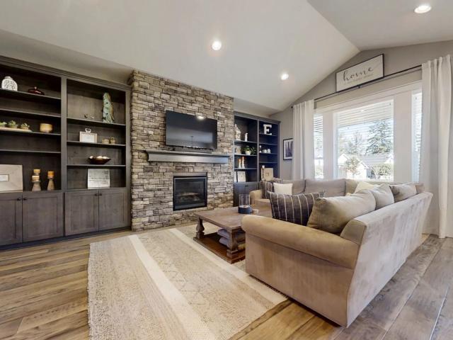 1517 w aspen pl