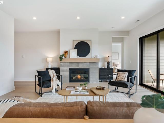 1518 S 39TH PL
