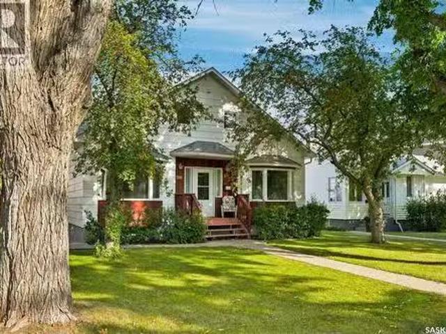 1519 Munroe Avenue S, Saskatoon, SK, S7H 2G6 house for sale.