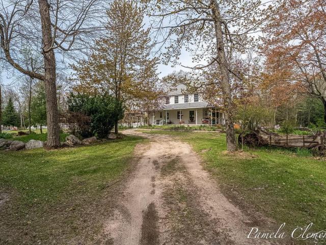 1519 N Roscommon Road