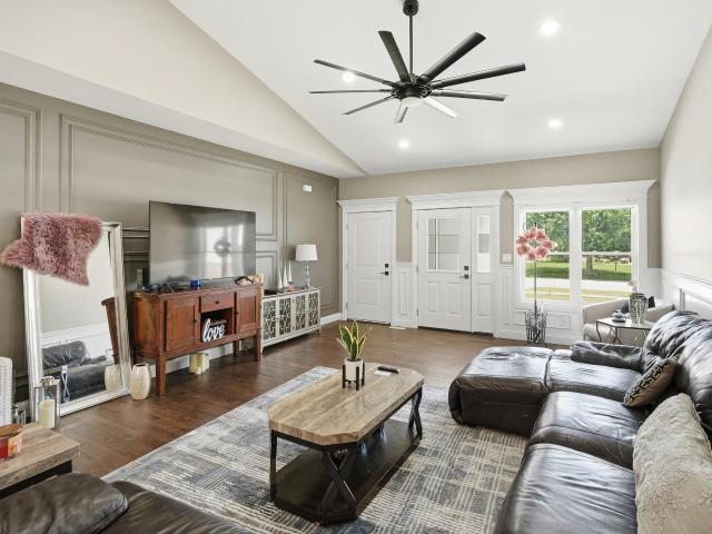 1519 E 177th Court