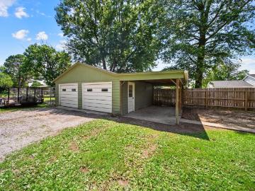 1519 E Springhill Drive