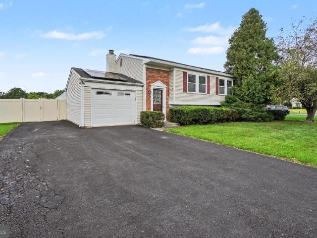 1519 Wandering Way