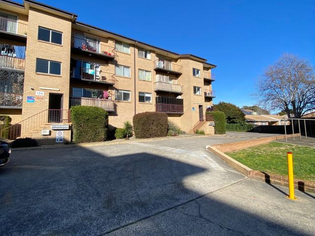 15/104 Henderson Road, Queanbeyan