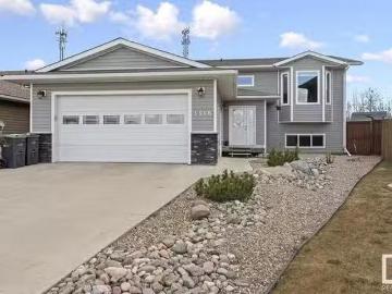 1510 13A Avenue, Cold Lake, AB, T9M 2E1 house for sale List.