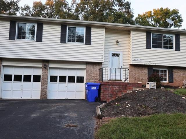 15112 Olddale Rd, Centreville, VA 20120