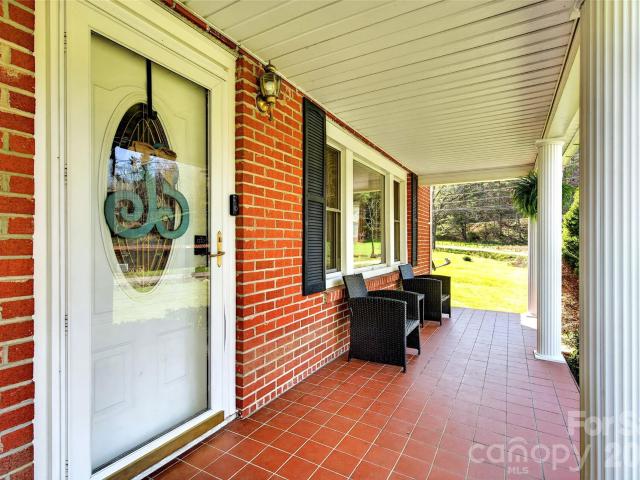 1511 White Oak Road