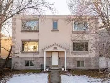House for sale in South Calgary