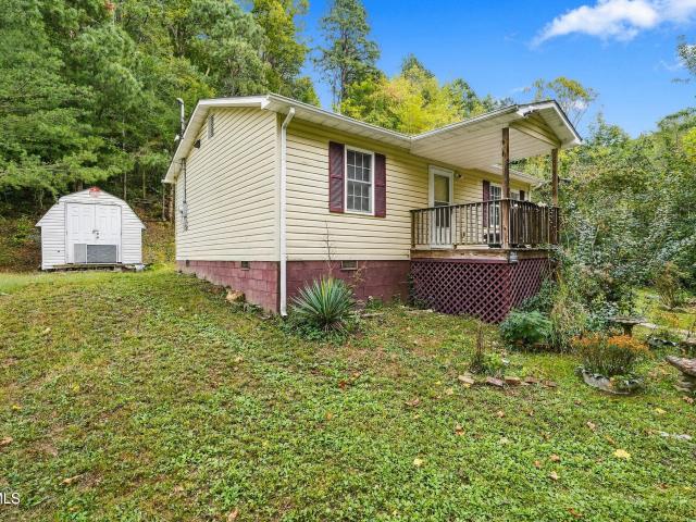 1512 Artesian Well Hollow Road
