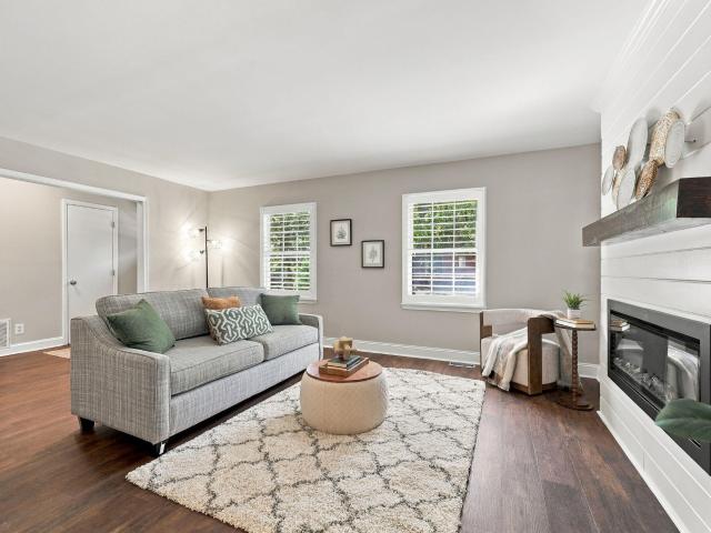 1512 Brooklyn Road