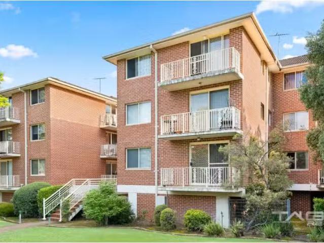 15/12 18 Manchester Street, MERRYLANDS House for rent Listed.