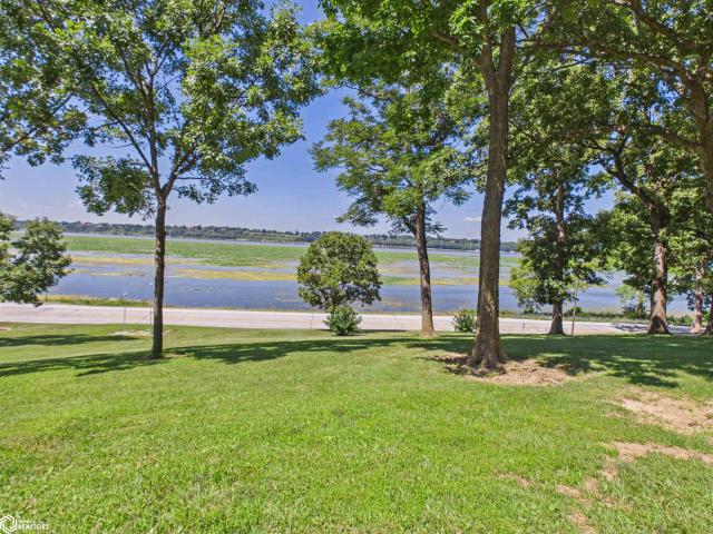 1513 N State Hwy 96