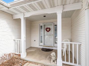 1513 dickenson court