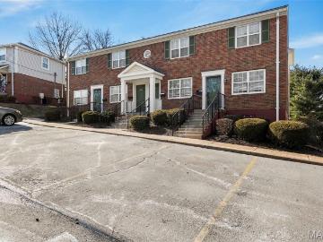 1513 Swallow Dr, St. Louis, MO 63144 | MLS #26005