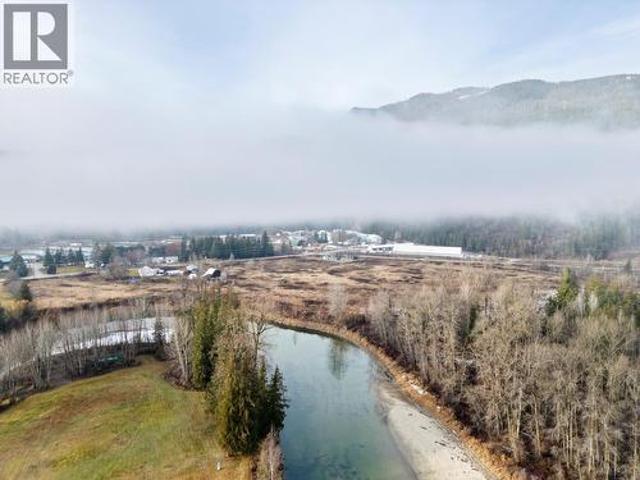 1513 Solsqua Sicamous Road, Sicamous, BC, V0E 2V0 house for sale | Listing ID 10391 | Royal LePage