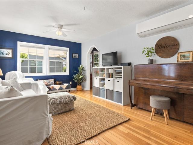 1513 Warner