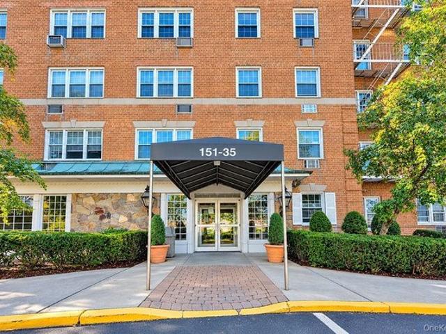 151 3 th St Unit 5G, Howard Beach, NY 11414