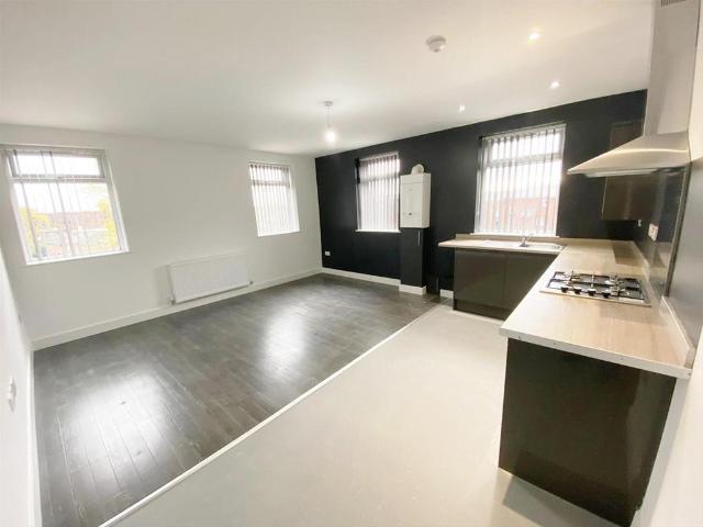 151 Chorley Old Road, Bolton BL1 1 bed flat to rent £650 pcm £150 pw