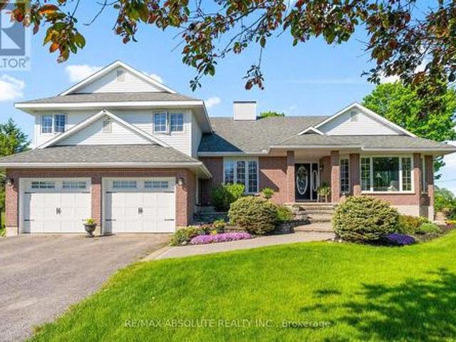 151 Duncan Drive, Mcnab/Braeside, ON, K7S 0E1 house for sale | Listing ID X13623 | Royal LePage