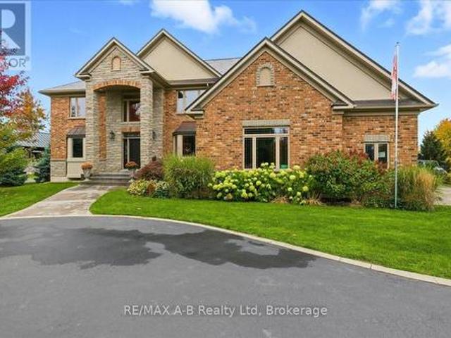 151 Huron Road, Perth South Sebringville, ON, N0K 1X0 house for sale | Listing ID X13170 | Royal LePage