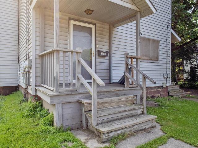 151 W 1st Street N