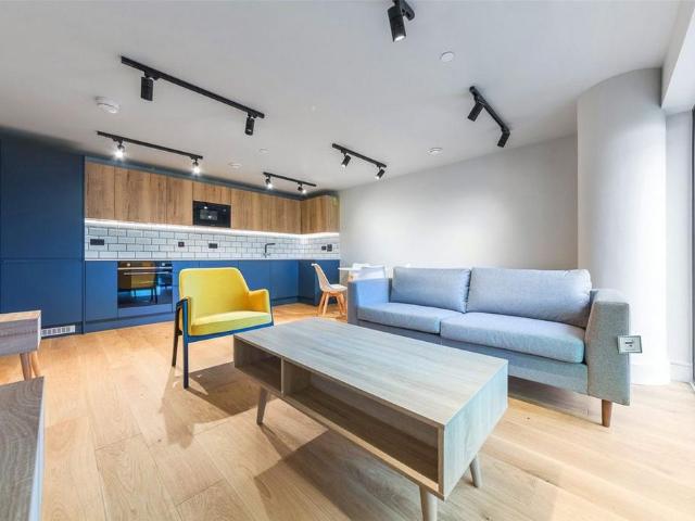 Tower Bridge Road, London SE1 2 bed flat to rent £3,350 pcm £773 pw